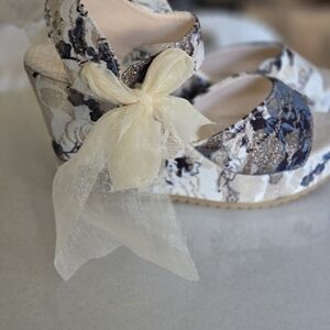 Elegant Lace Wedge Sandals with Bow